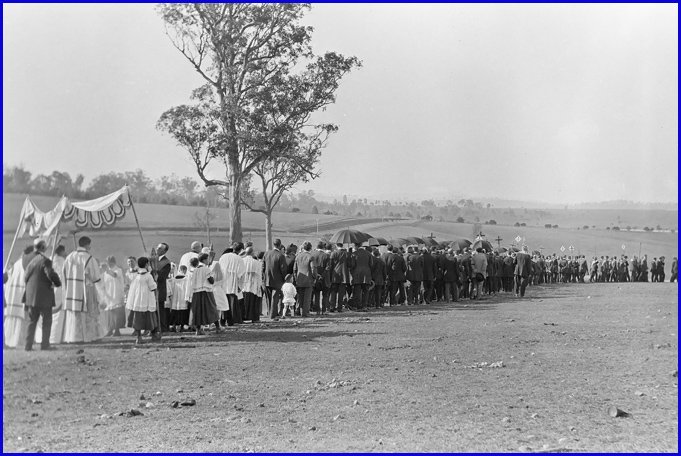 orphanage_processioncampbells_hill8oct1916d_web.jpg