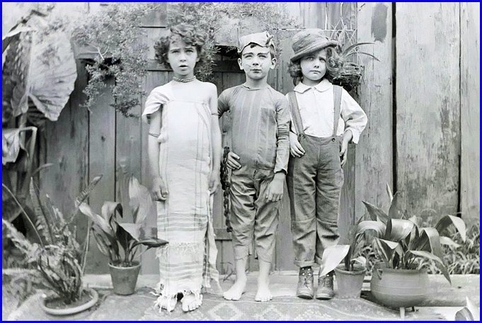 three_unknown_children_c1917_web.jpg